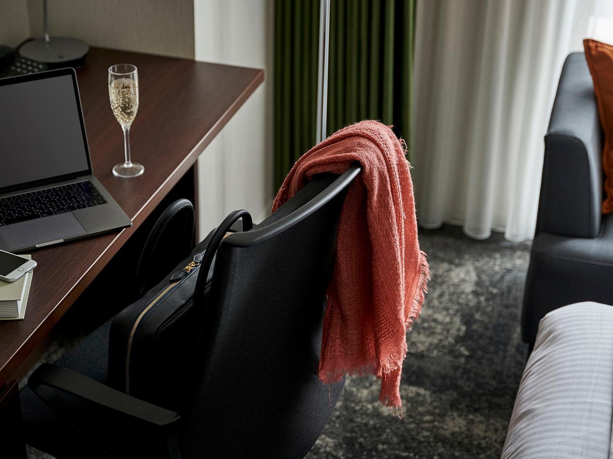 Daiwa Roynet Hotel Toyama-Ekimae Екстер'єр фото