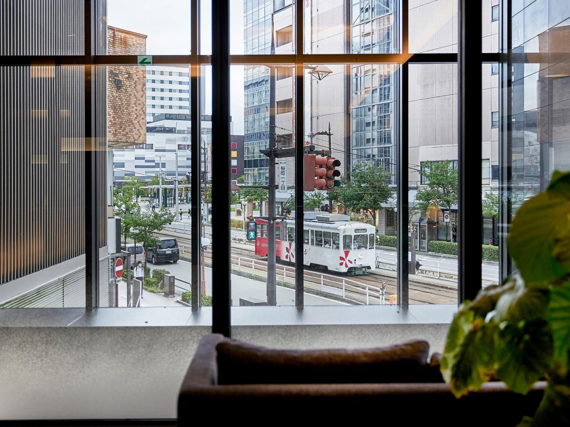 Daiwa Roynet Hotel Toyama-Ekimae Екстер'єр фото